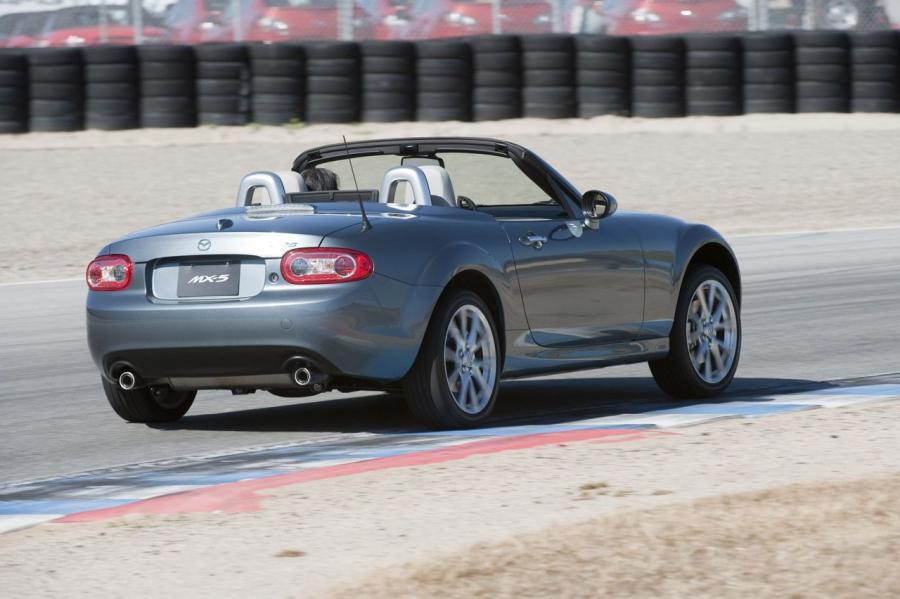  Mazda MX-5 Miata 2012 года  (фото 16 из 22)